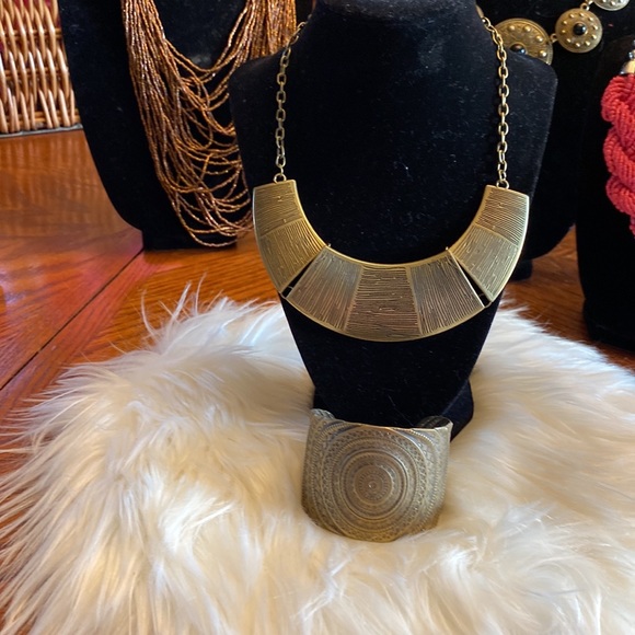 Everything must go sale - Picture 3 of 6